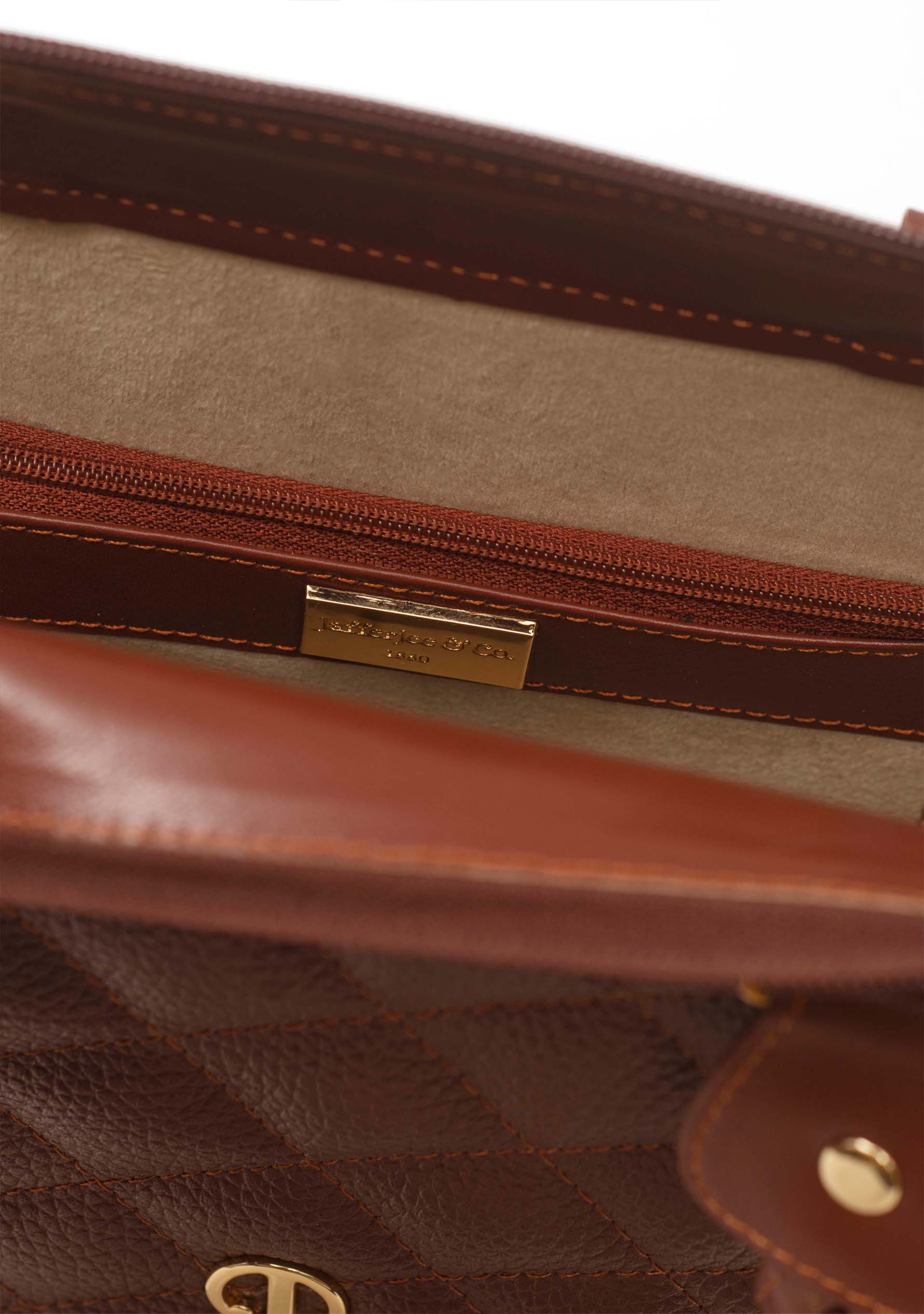 Quilted Box Madora